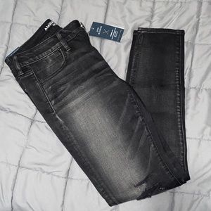 WITH TAGS! Black American Eagle Outfitters jeans.